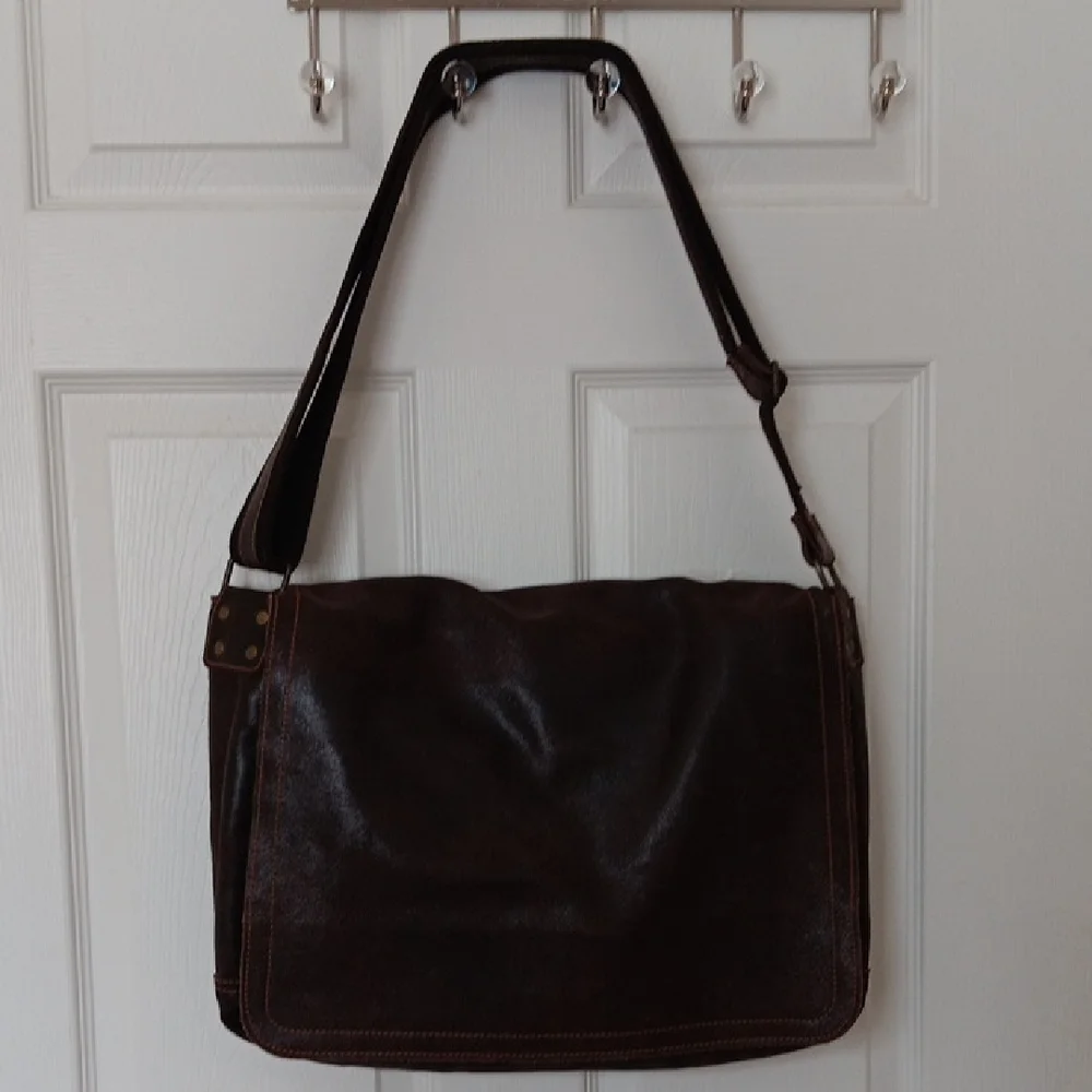 Sale!!!Vintage Distressed Large Brown Leather Messenger Bag.HandCrafted.Unisex.